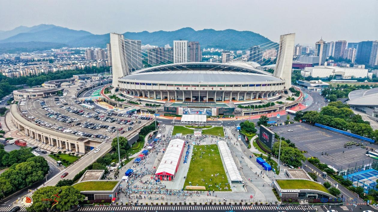 以“冠軍品質”賦能,綠盛攜手2025西湖半程馬拉松激情開跑!
